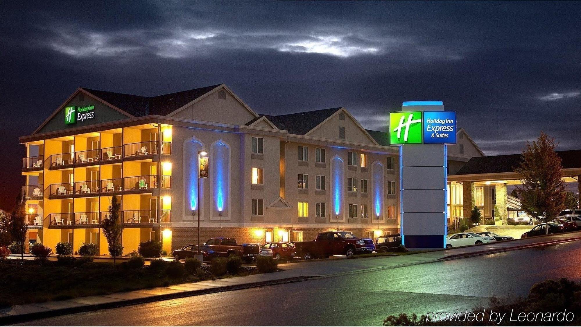 Express & 3* Richland